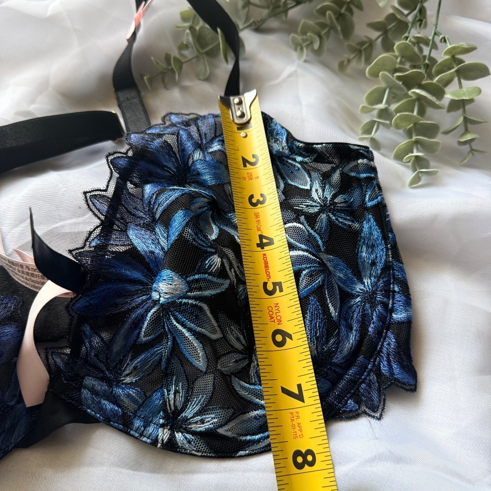 Victoria’s Secret Ziggy Glam Floral Embroidery Demi Bra | 36DD | Low Cut | NWT - Picture 5 of 7